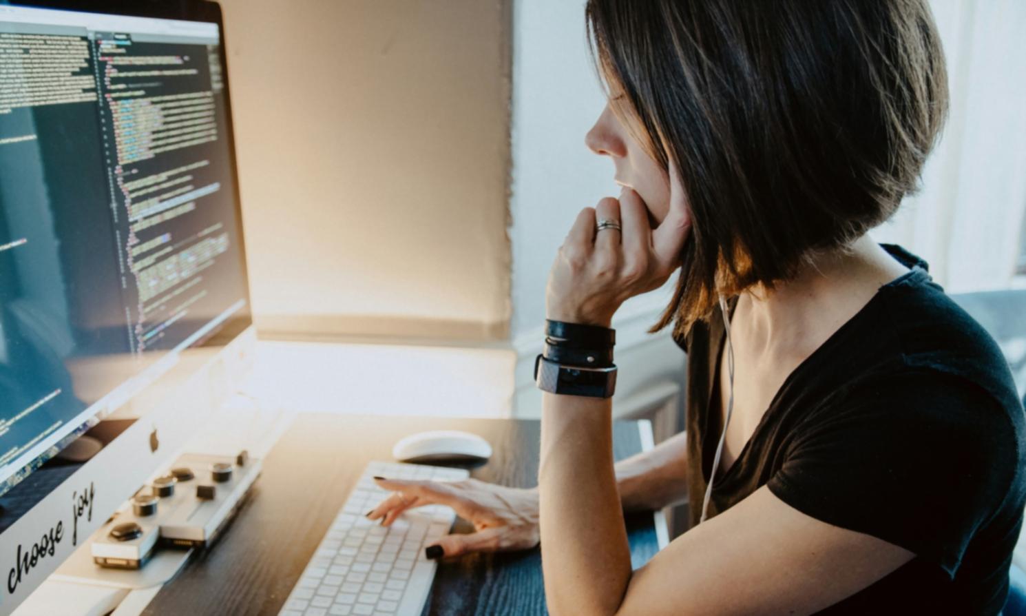 Organized workspace setup for focused remote learning sessions